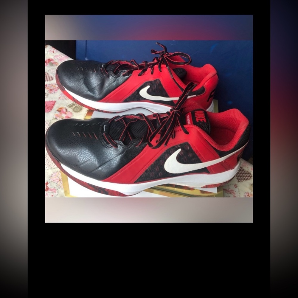 Vintage Nike Air Mavin Leather Basketball Sneakers #719924-004 Red Black size 10